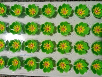 供应巧克力小花（绿色）图1