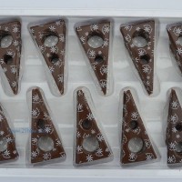 供应巧克力装饰件：黑镂空三角