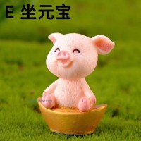 2019新年款蛋糕装饰件插件-卡通猪坐元宝