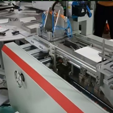 蛋糕盒底托成型机