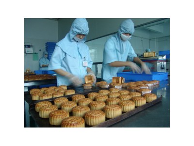 香港和记隆手工潮式月饼生产图2